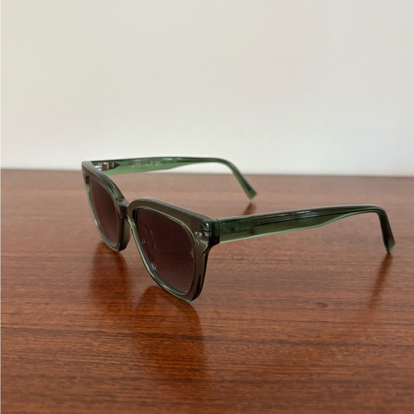 Warby Parker Beale Sunglasses Green - Picture 2 of 5